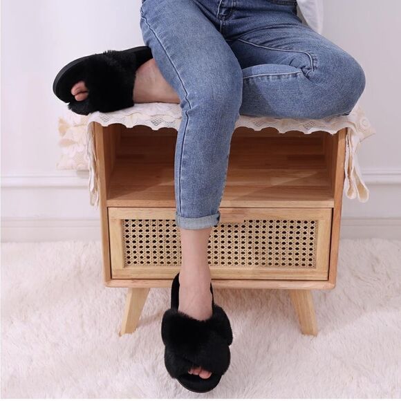 Memory Foam Fuzzy Cozy Slippers - Picture 5 of 5